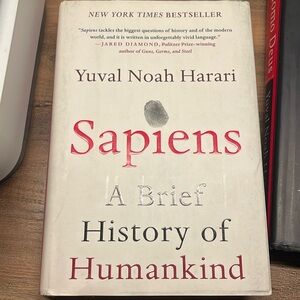 Pristine Hardcover “SAPIENS” by Yuval Noah Harari